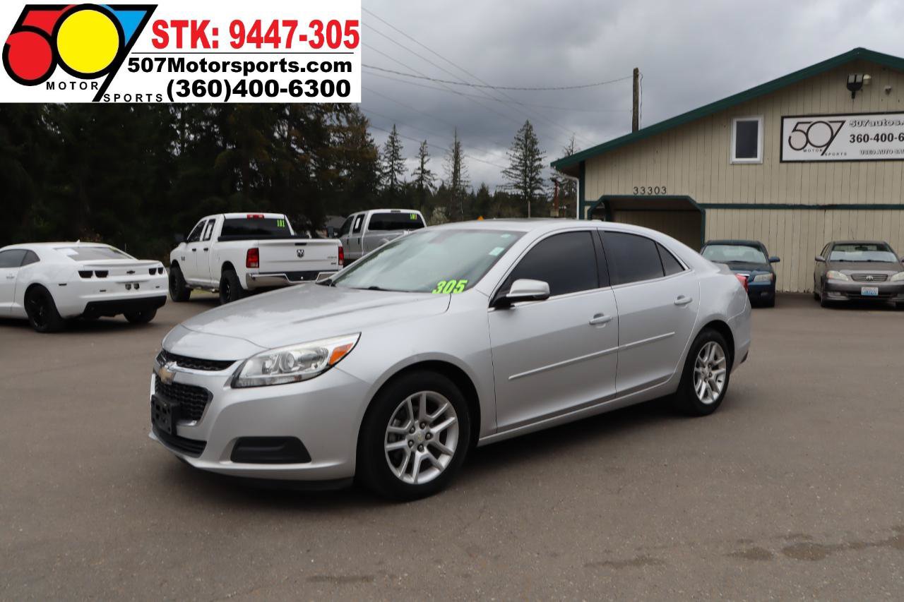 Used 2016 Chevrolet Malibu LT w/ Sun And Convenience Package FWD image 2
