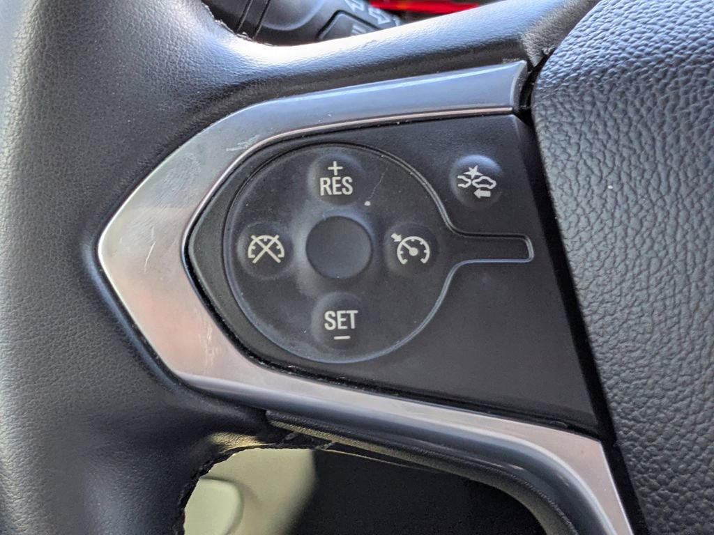 Used 2023 Chevrolet Traverse LT image 27