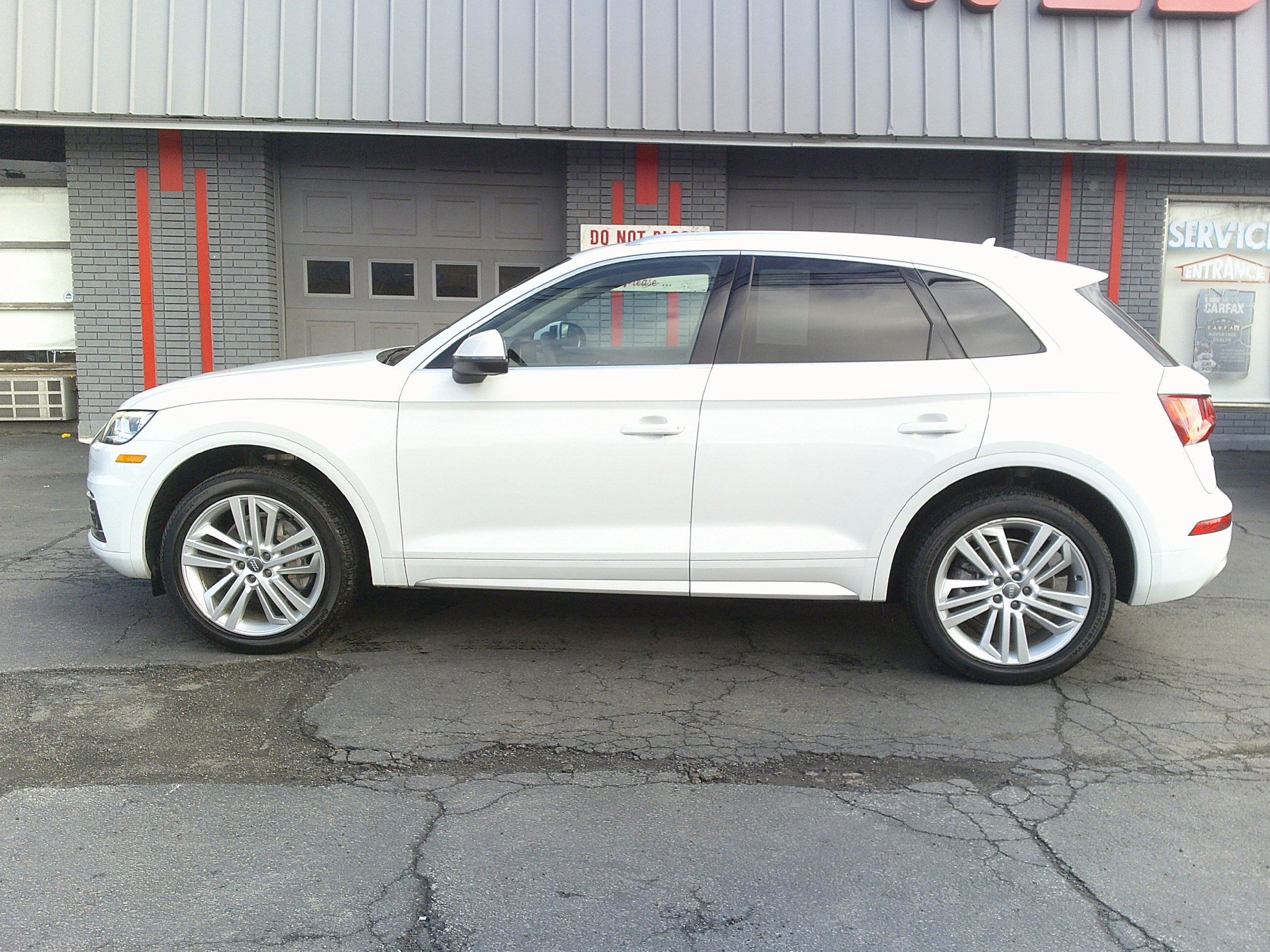 Used 2019 Audi Q5 2.0T Premium Plus AWD/4WD image 2