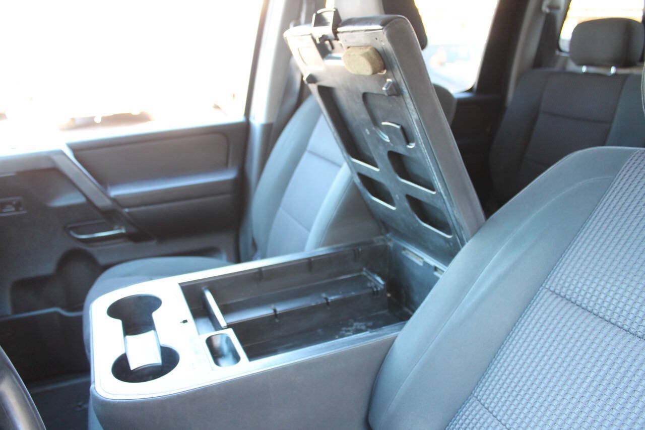 Used 2010 Nissan Titan SE RWD image 33