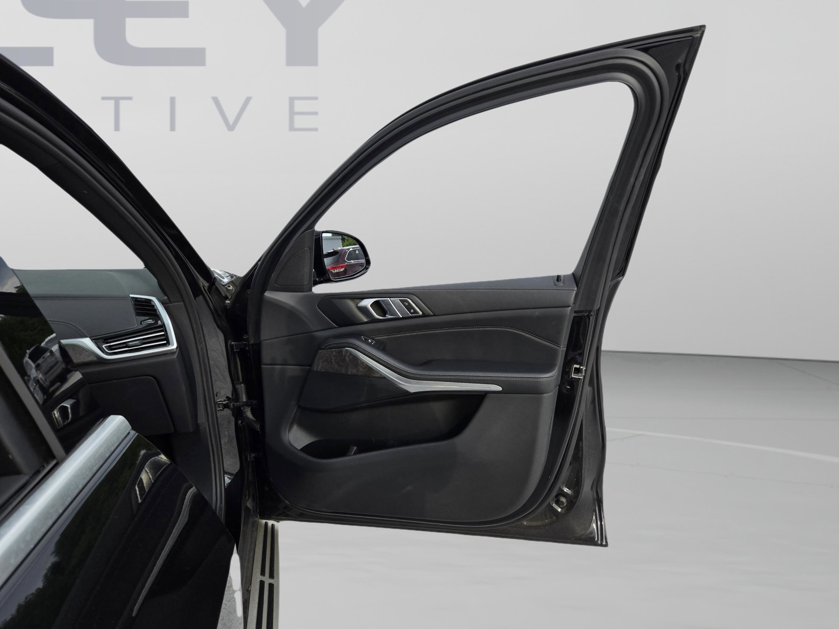 Used 2023 BMW X5 sDrive40i RWD image 12