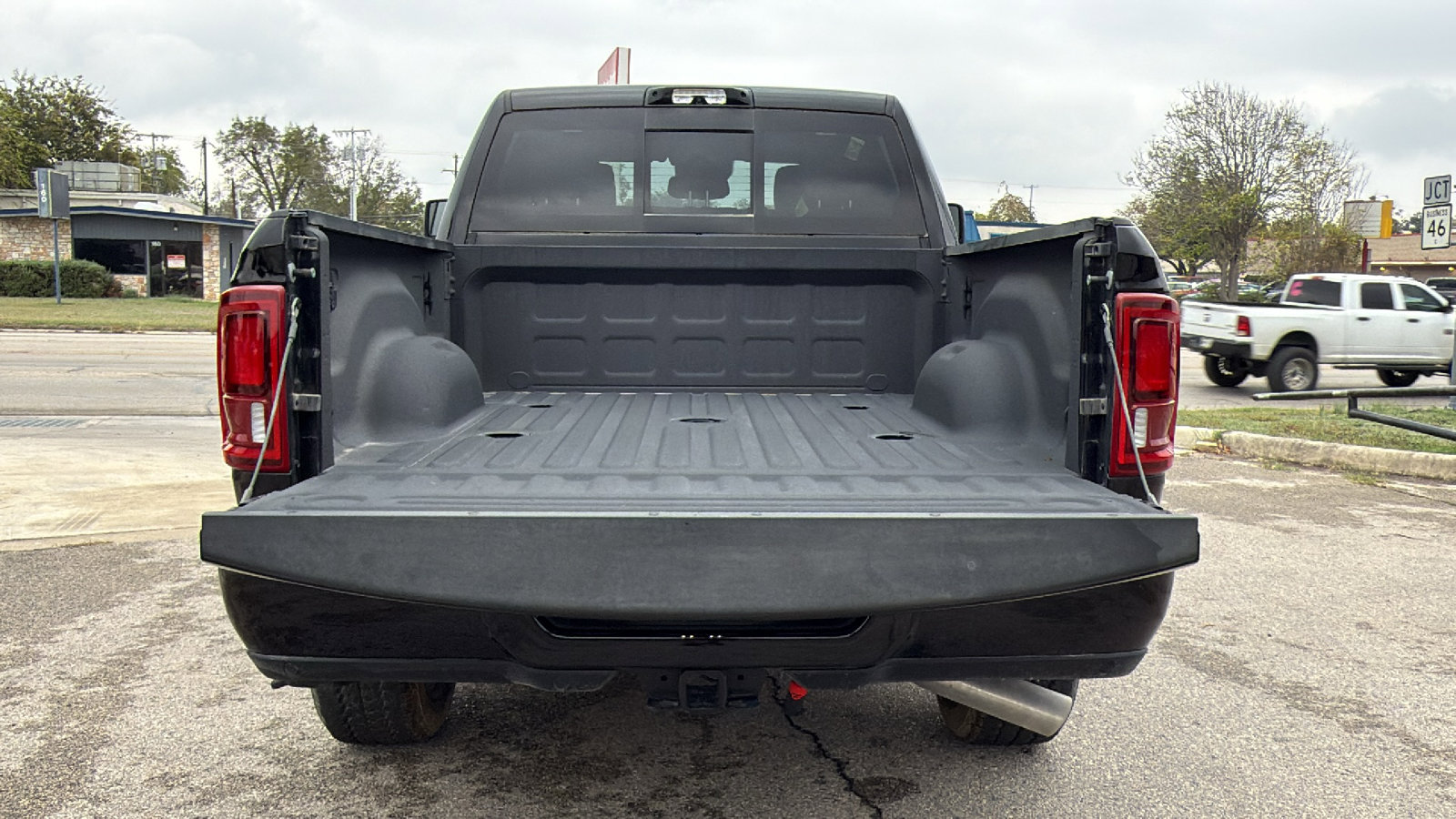 New 2025 RAM 2500 Limited AWD/4WD image 24