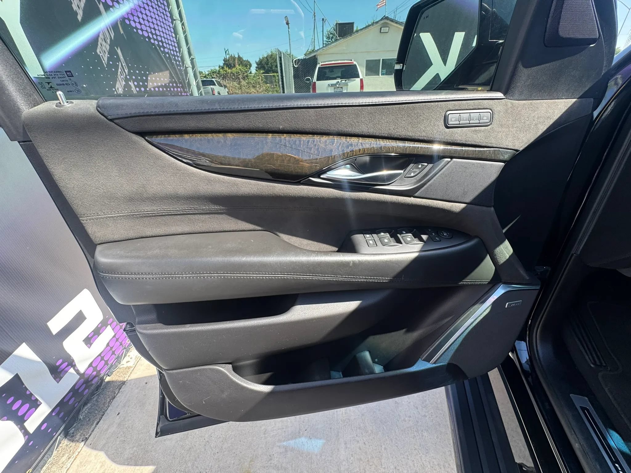 Used 2019 Cadillac Escalade Platinum w/ Escalade Sport Edition AWD/4WD image 10