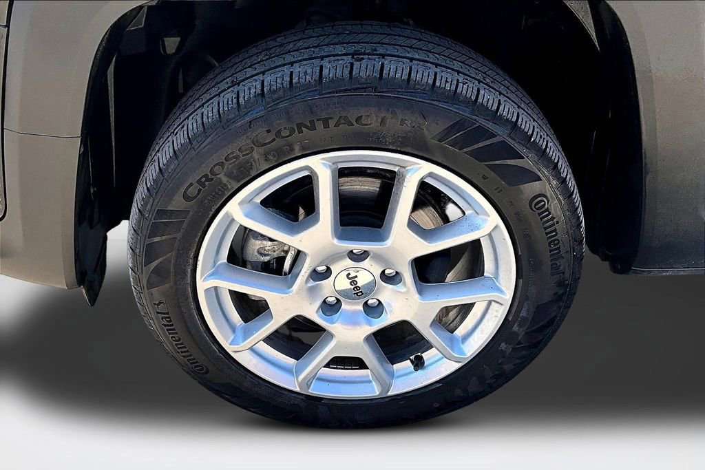 Used 2023 Jeep Renegade Latitude AWD/4WD image 31