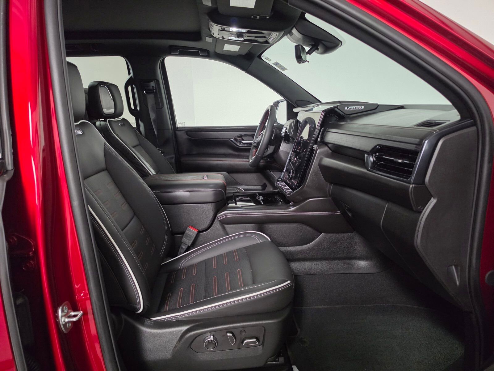 Used 2025 GMC Yukon AT4 Ultimate image 21