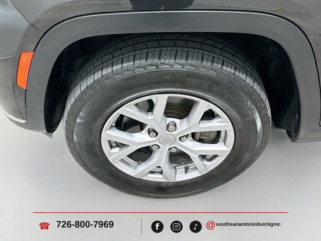 Used 2022 Jeep Grand Cherokee L Limited RWD image 34