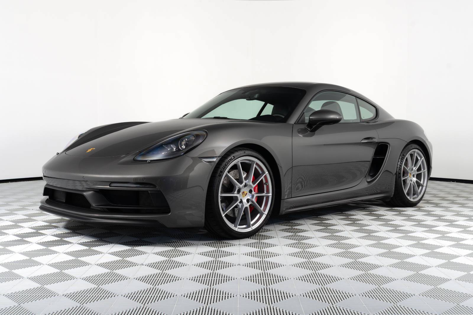 Used 2024 Porsche 718 Cayman GTS RWD image 7