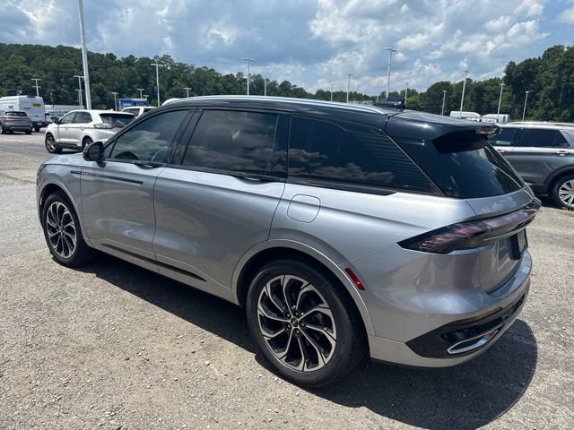 Used 2025 Lincoln Nautilus Reserve AWD/4WD image 4