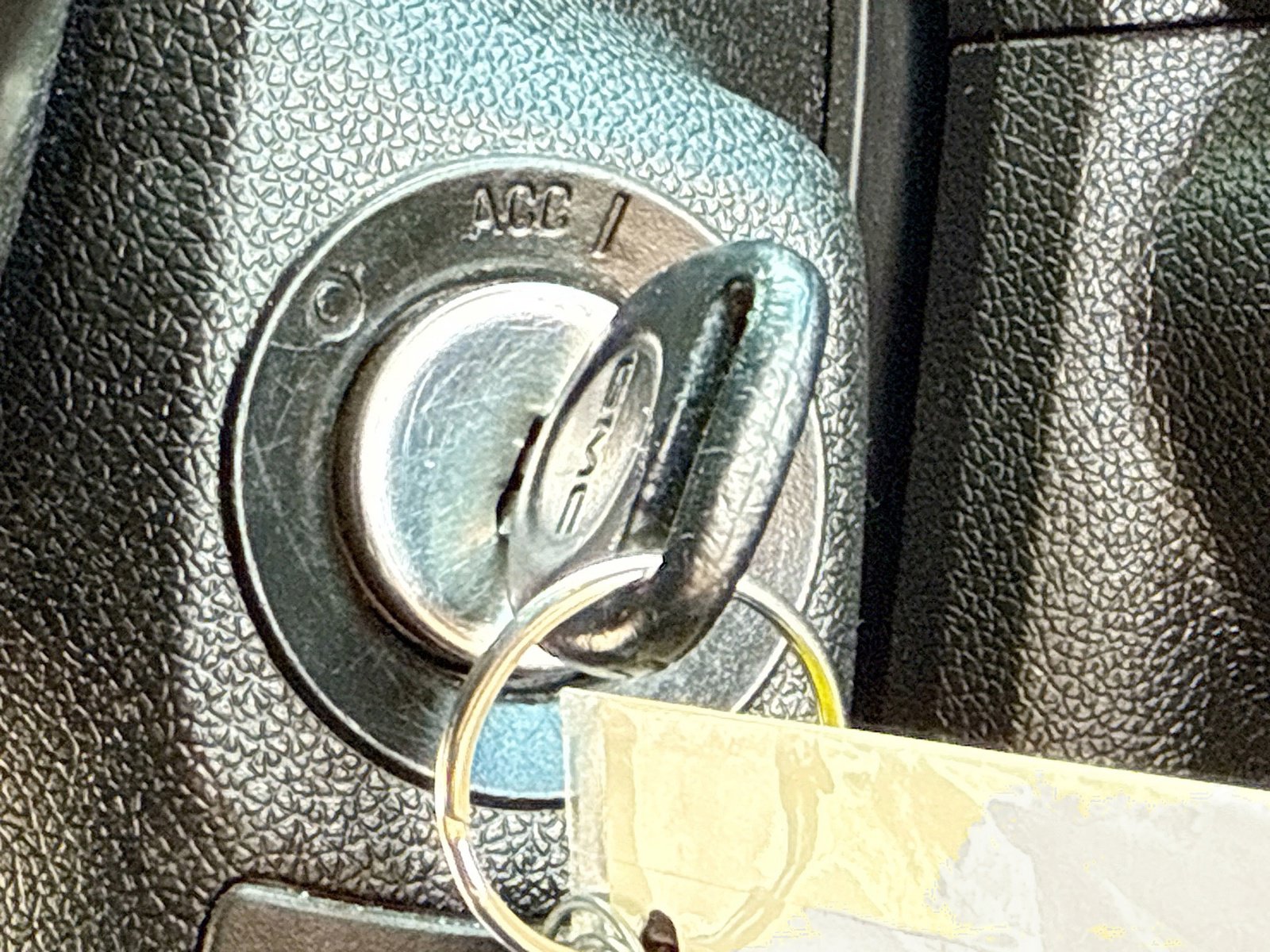 Used 2013 GMC Acadia SLE image 9