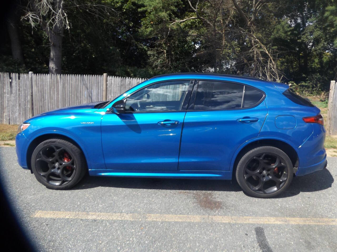 Used 2022 Alfa Romeo Stelvio Veloce image 2