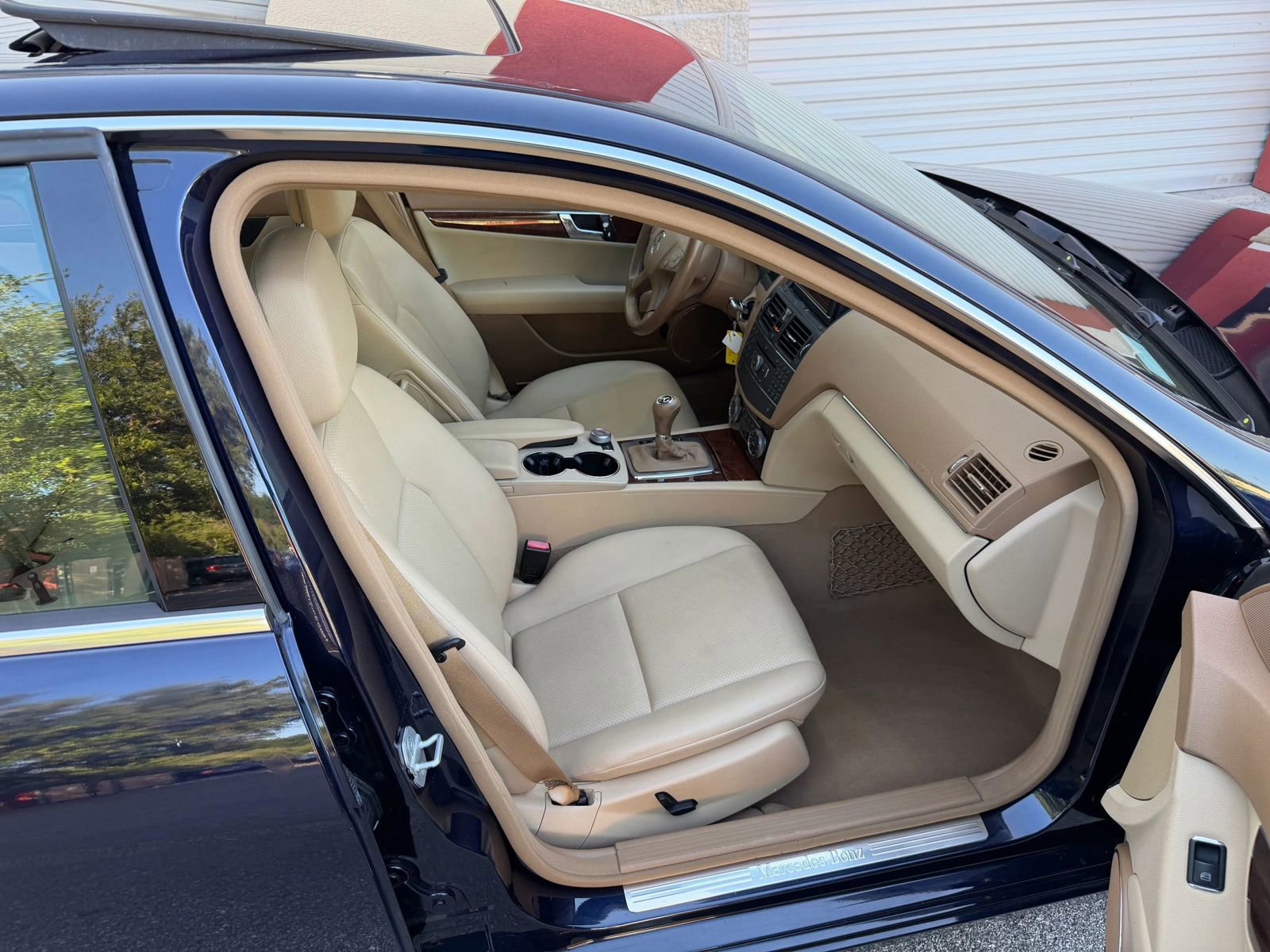 Used 2008 Mercedes-Benz C 300 Sedan image 27