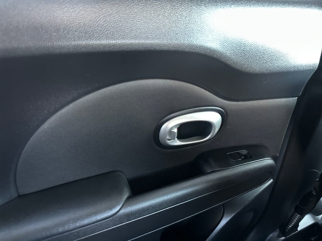 Used 2016 Kia Soul image 32