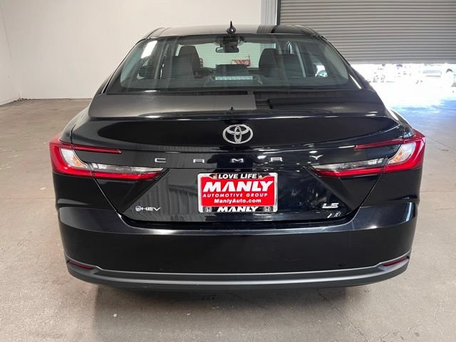 Used 2025 Toyota Camry LE FWD image 4