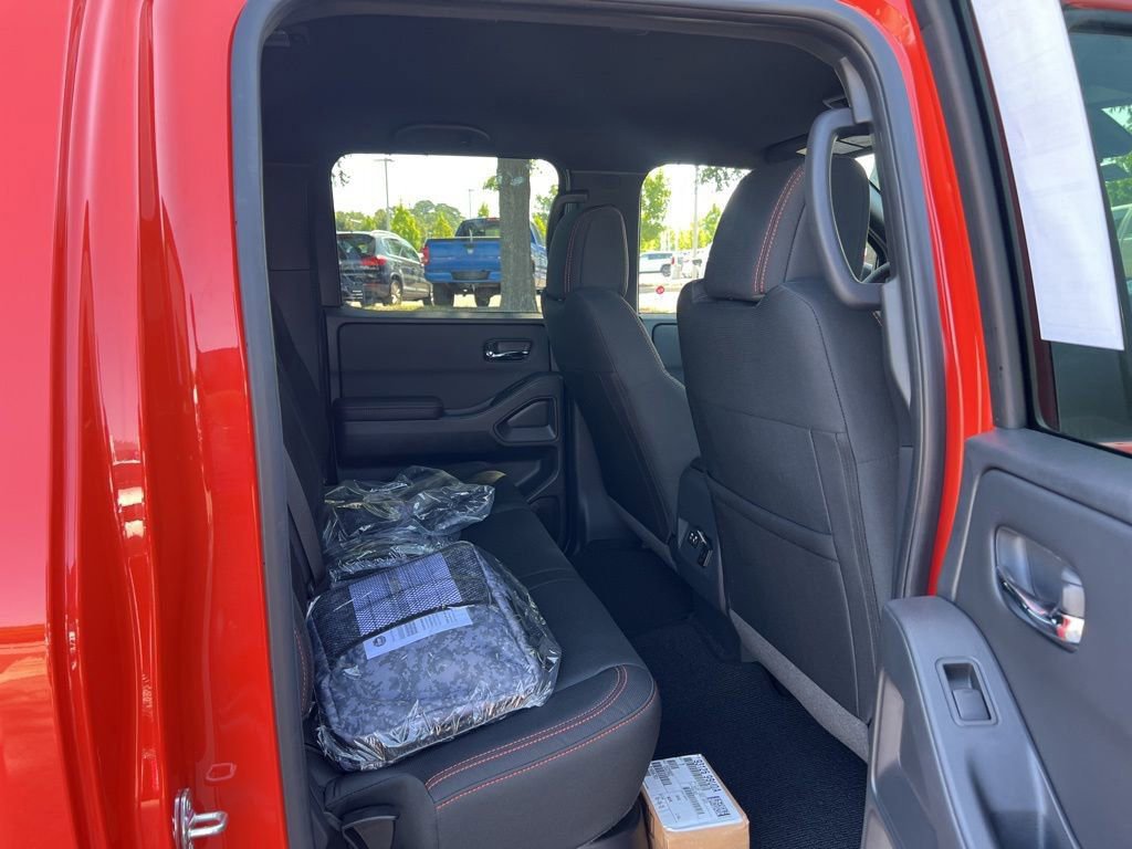 New 2025 Nissan Frontier PRO-4X w/ Pro Convenience Package image 18