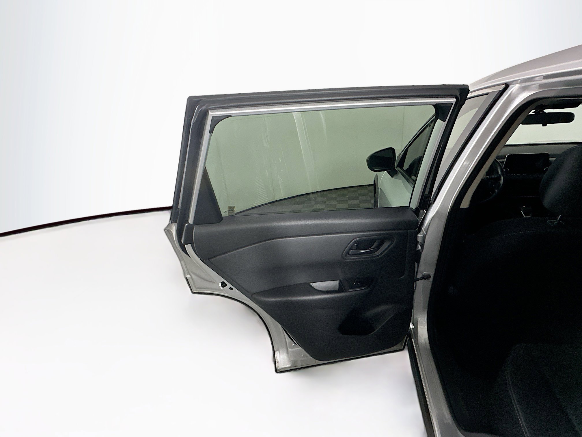 Used 2024 Nissan Rogue S FWD image 25