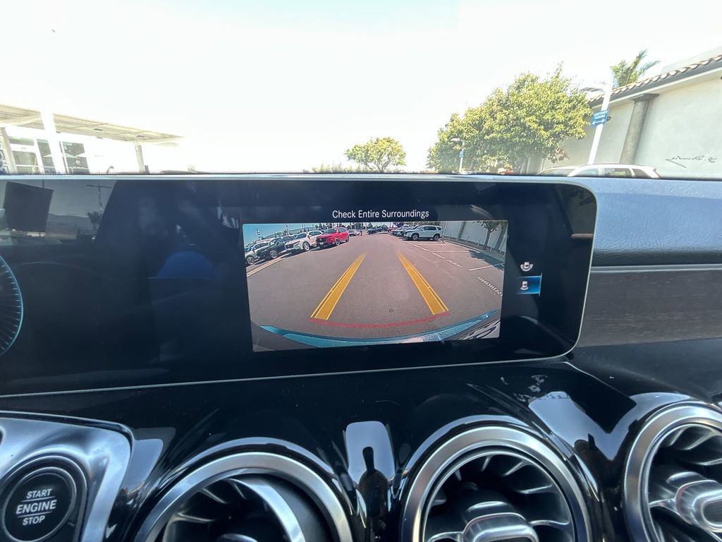 Used 2021 Mercedes-Benz GLB 250 w/ Premium Package image 17