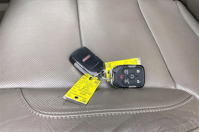 Used 2017 GMC Yukon SLT w/ Premium Edition image 14