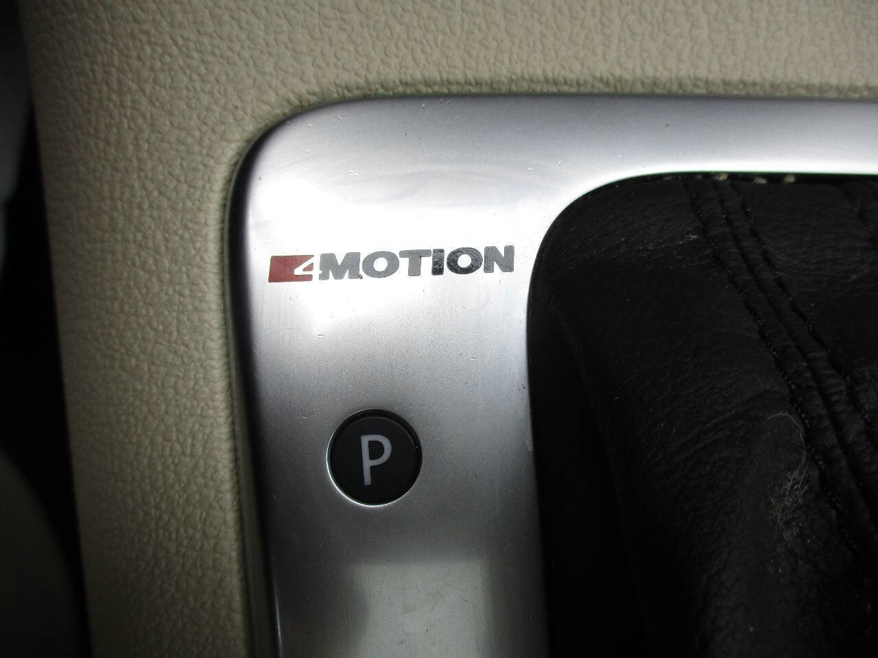 Used 2016 Volkswagen Tiguan SE image 61