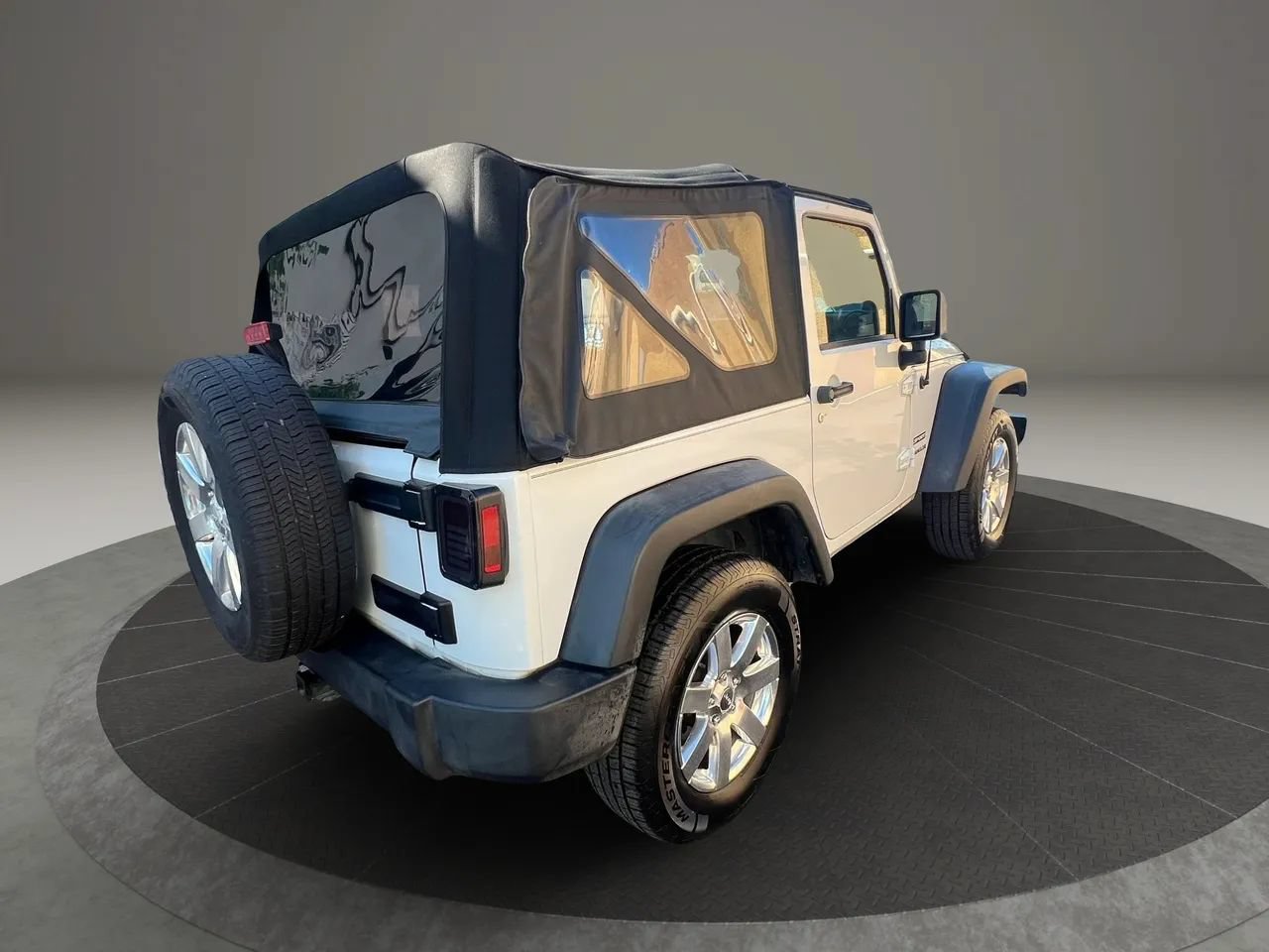 Used 2014 Jeep Wrangler Sport w/ Connectivity Group AWD/4WD image 5