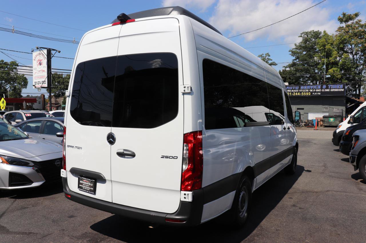 Used 2025 Mercedes-Benz Sprinter 2500 image 5