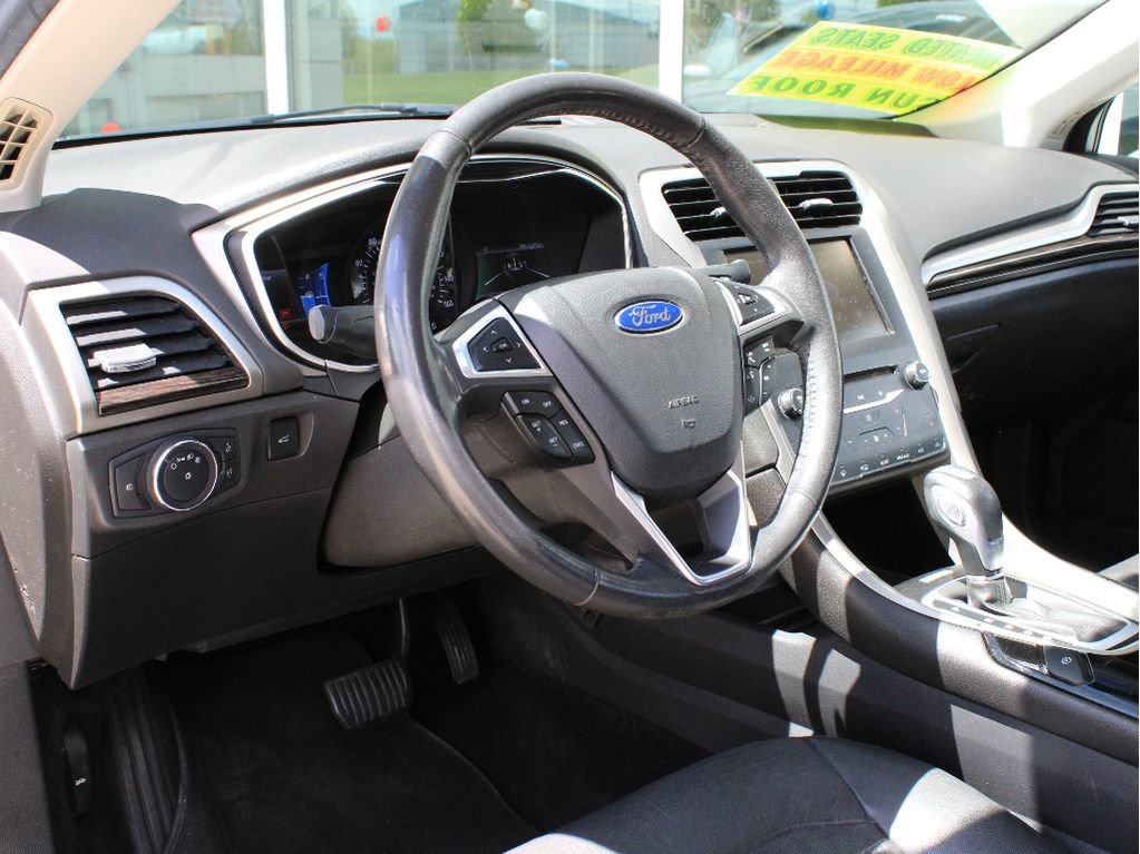Used 2014 Ford Fusion SE w/ Equipment Group 202A FWD image 12