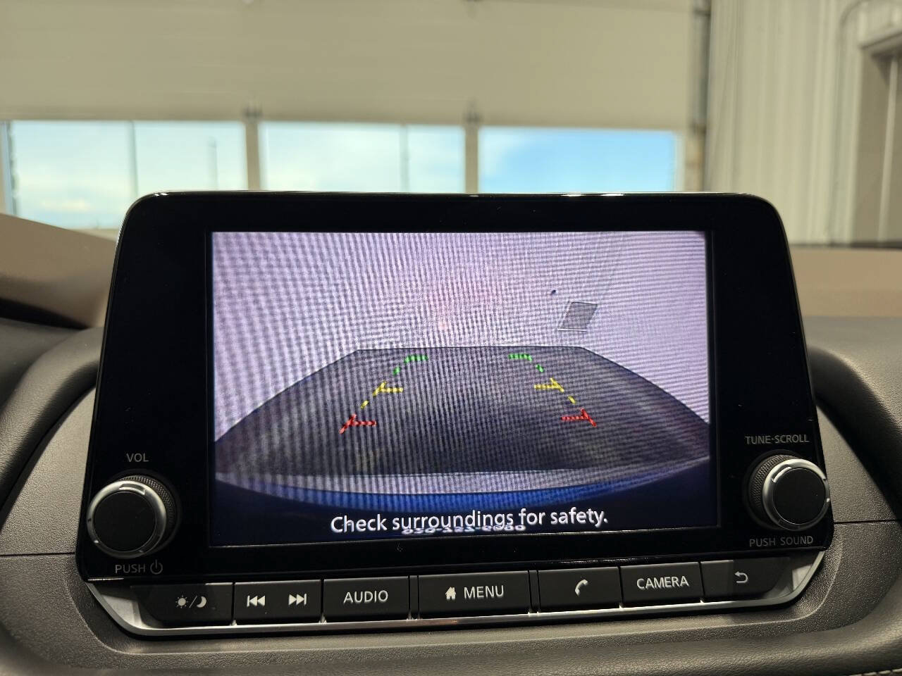 Used 2022 Nissan Rogue S AWD/4WD image 25