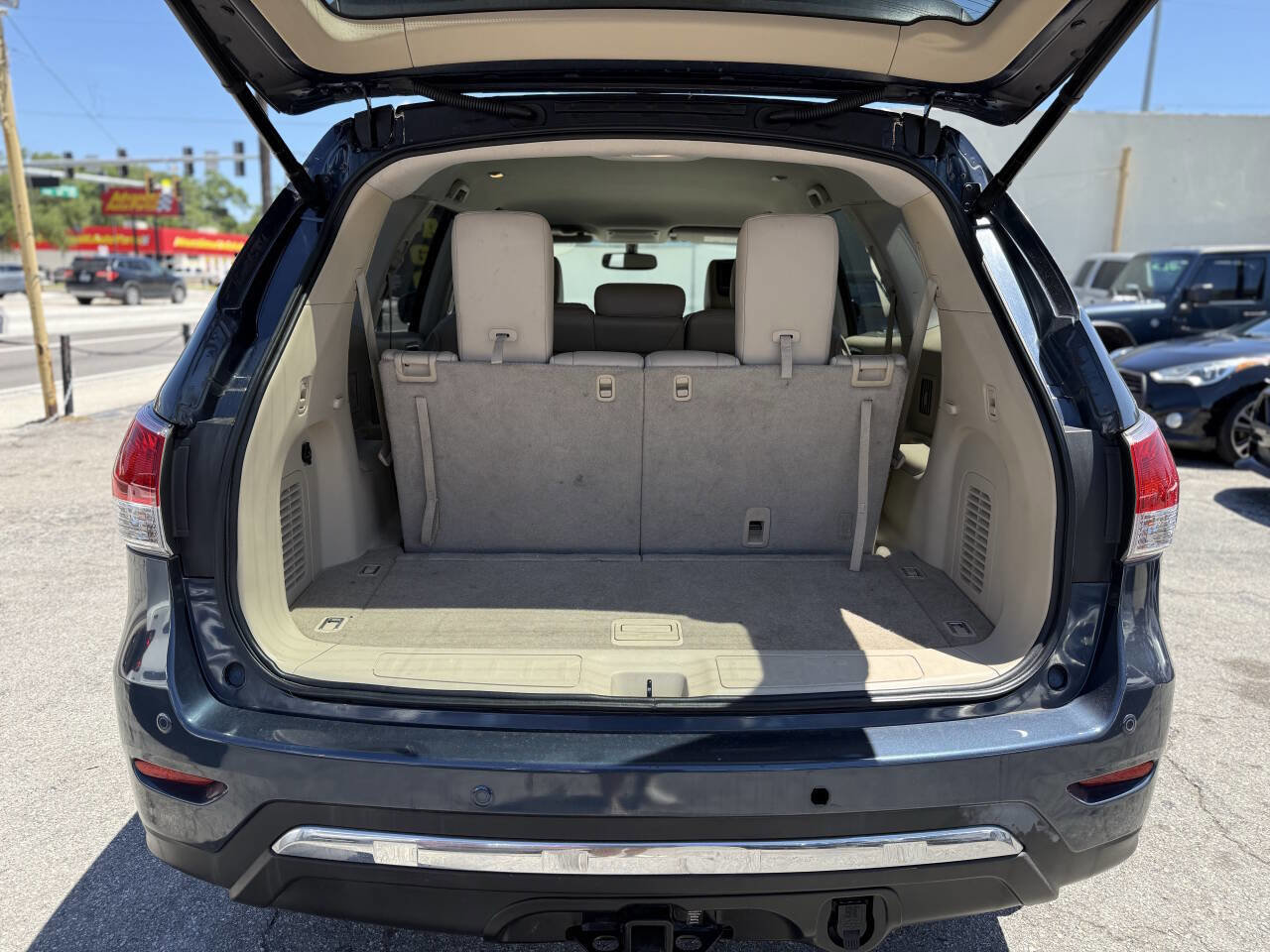 Used 2015 Nissan Pathfinder SL w/ SL Tech Package FWD image 23