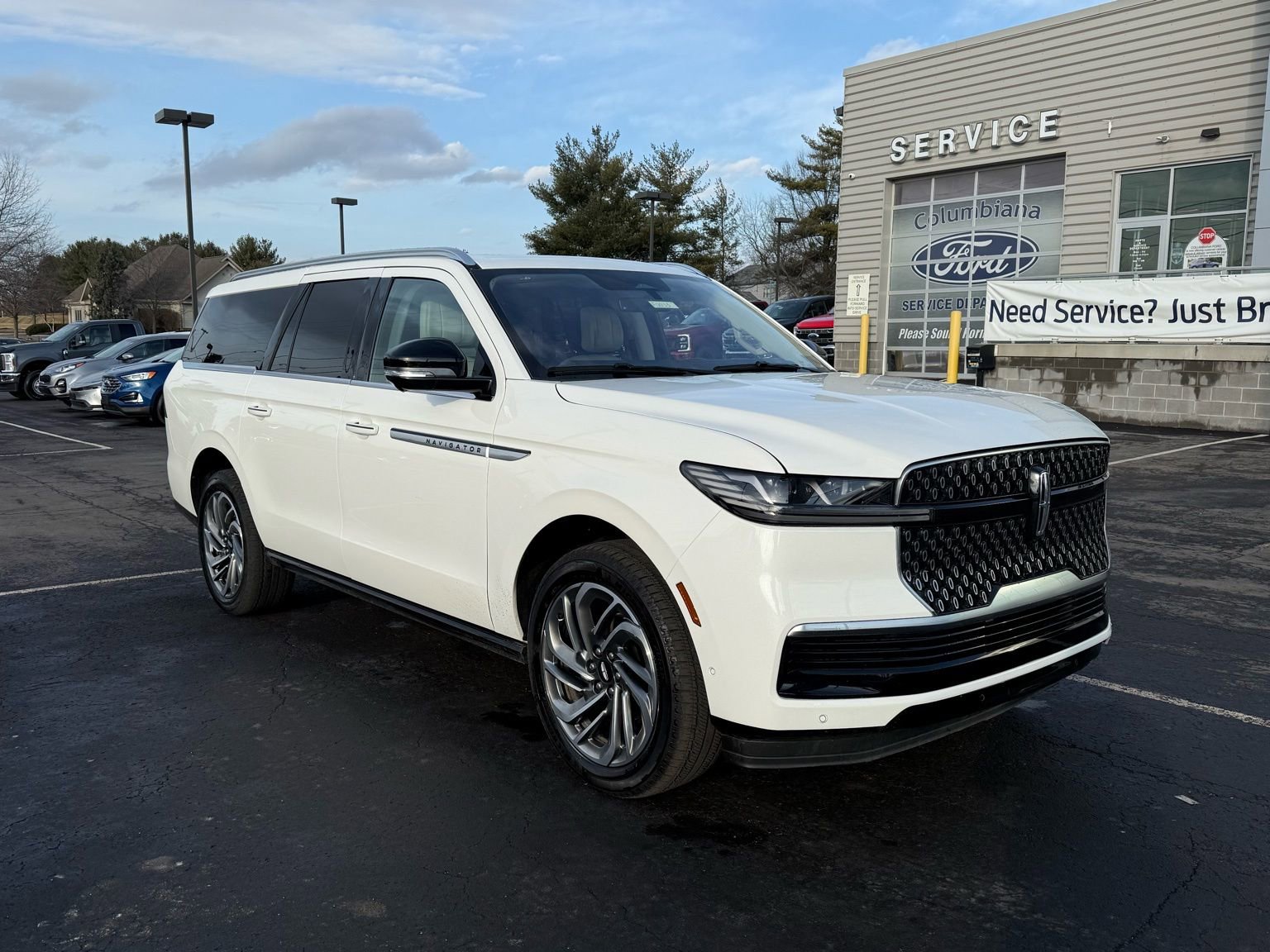 Used 2025 Lincoln Navigator L Reserve image 18