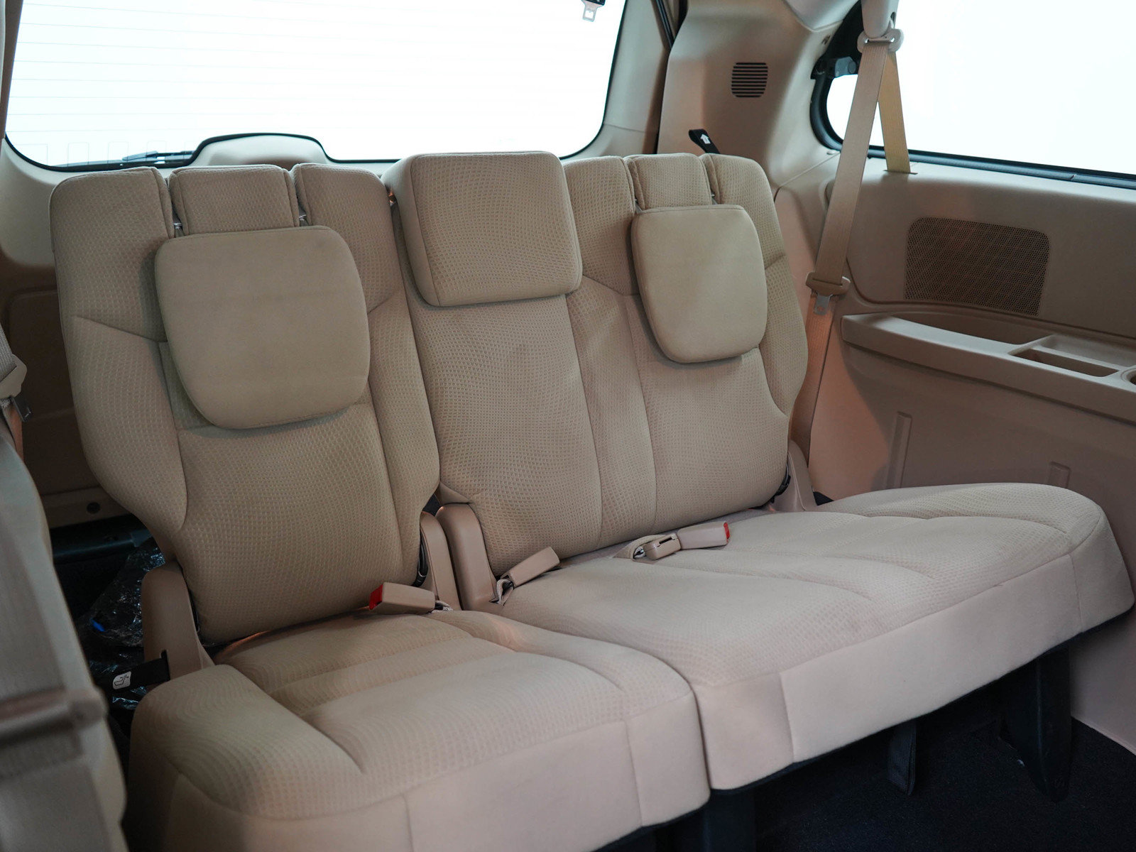 Used 2015 Dodge Grand Caravan SXT FWD image 13
