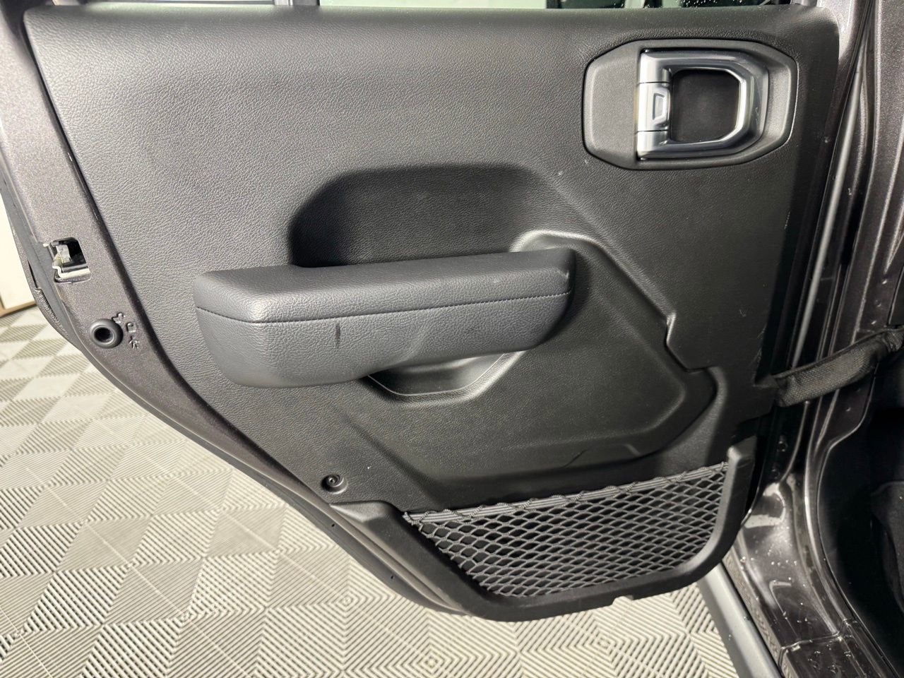 Used 2025 Jeep Wrangler Unlimited Rubicon image 24