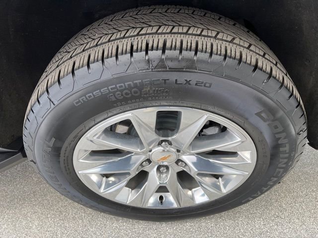 Used 2025 Chevrolet Suburban Premier image 15