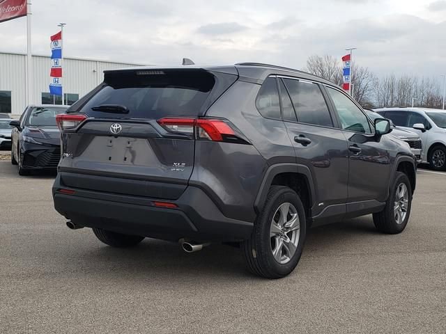 Used 2025 Toyota RAV4 XLE AWD/4WD image 5