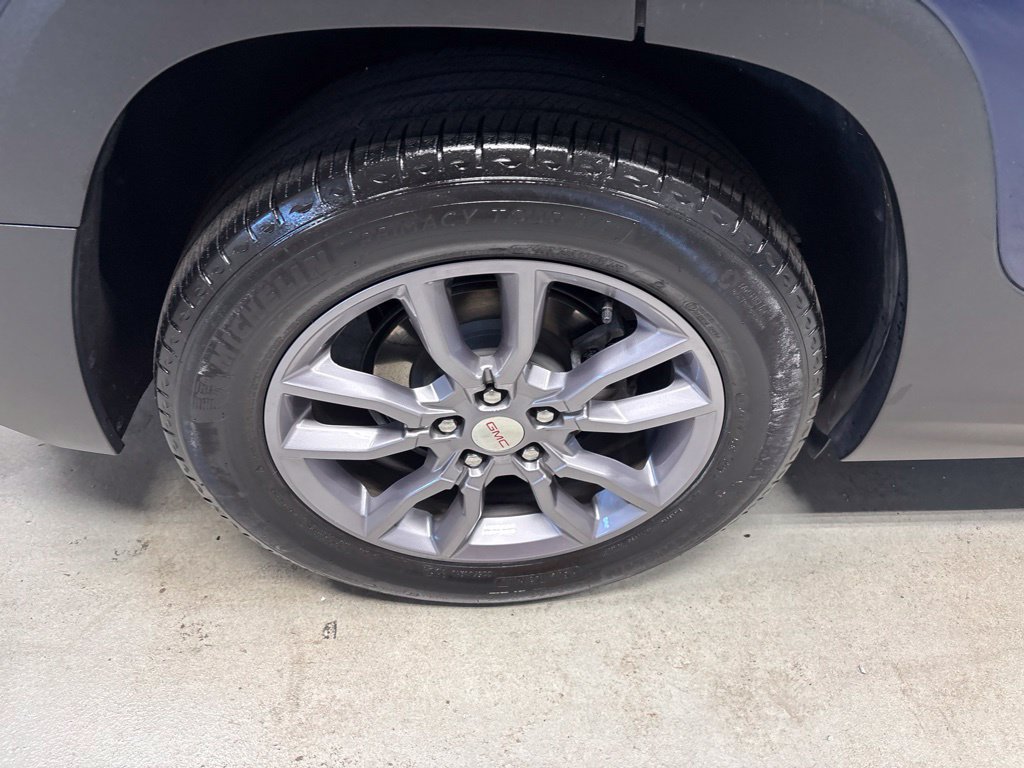 Used 2022 GMC Terrain SLT w/ LPO, Floor Liner Package FWD image 3
