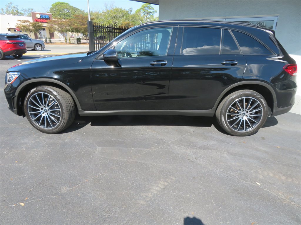Used 2021 Mercedes-Benz GLC 300 image 2
