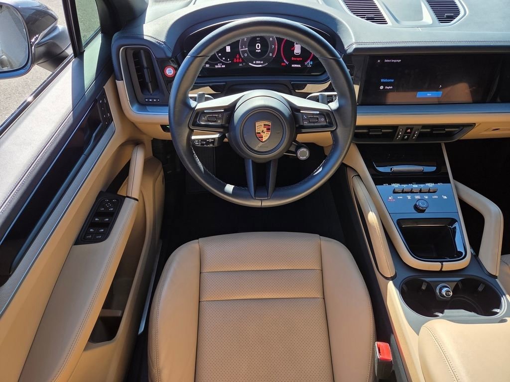 Used 2024 Porsche Cayenne image 4