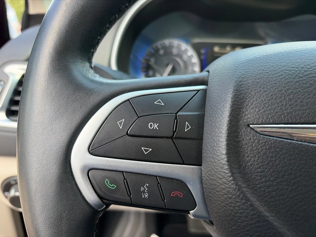 Used 2015 Chrysler 200 Limited w/ Convenience Group FWD image 8