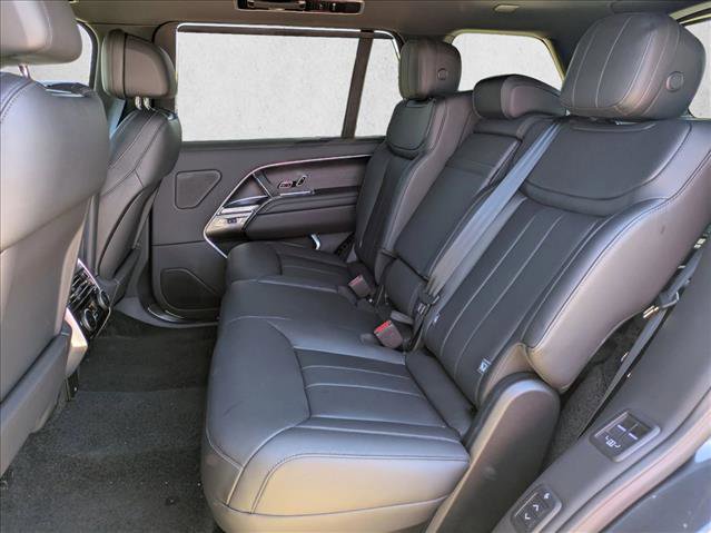 New 2025 Land Rover Range Rover Long Wheelbase SE image 16
