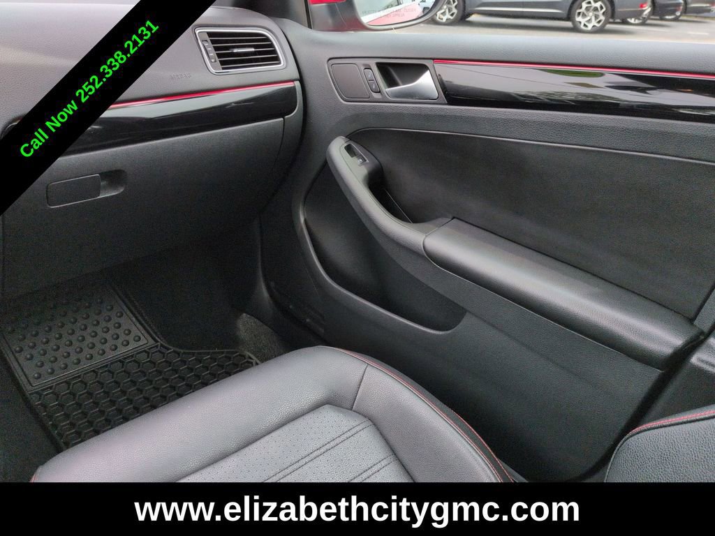Used 2018 Volkswagen Jetta GLI FWD image 16