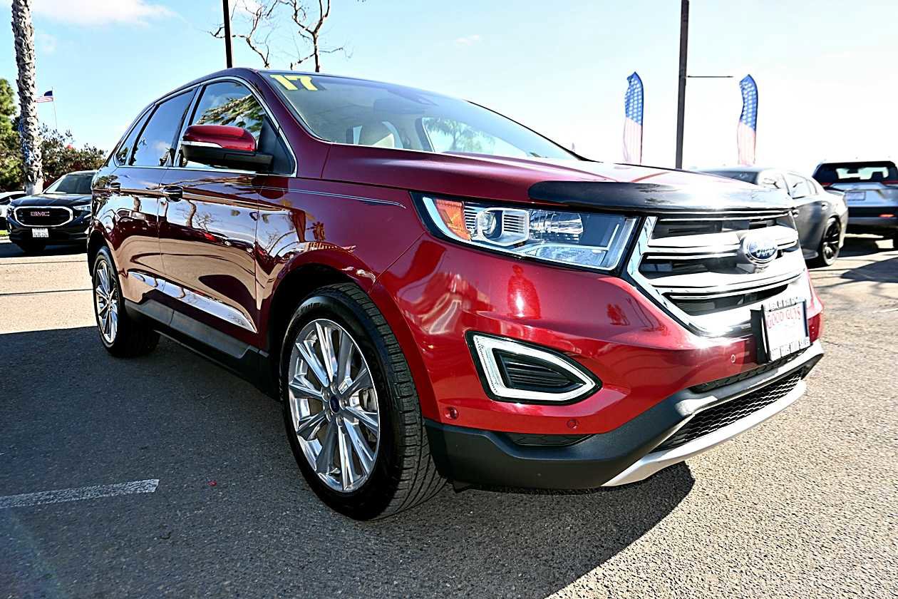 Used 2017 Ford Edge Titanium w/ Equipment Group 302A FWD image 3