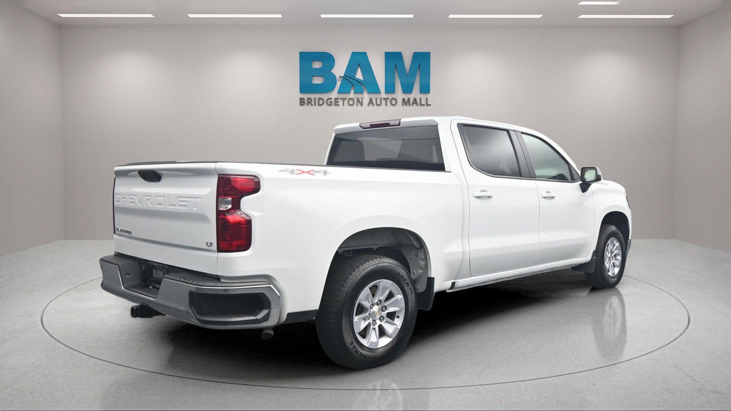 Used 2026 Chevrolet Silverado 1500 LT AWD/4WD image 3