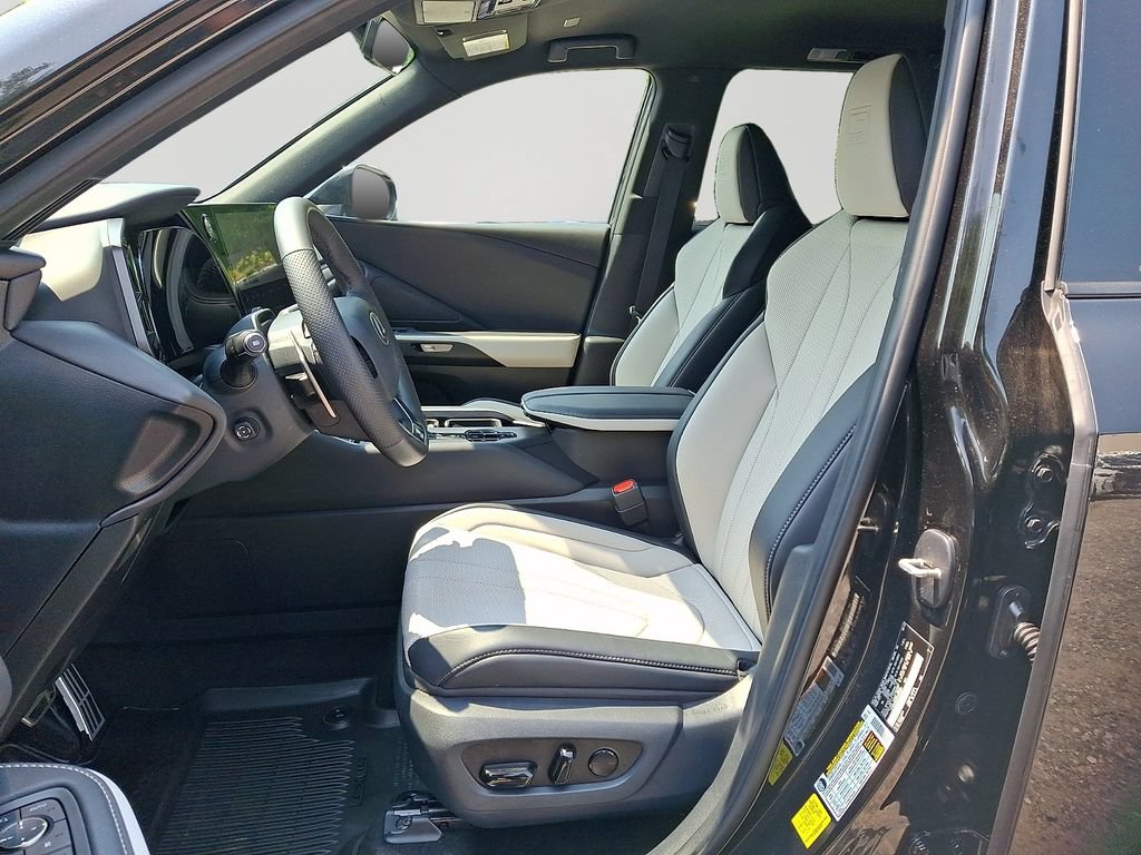 Used 2024 Lexus TX 500h AWD w/ Technology Package image 15