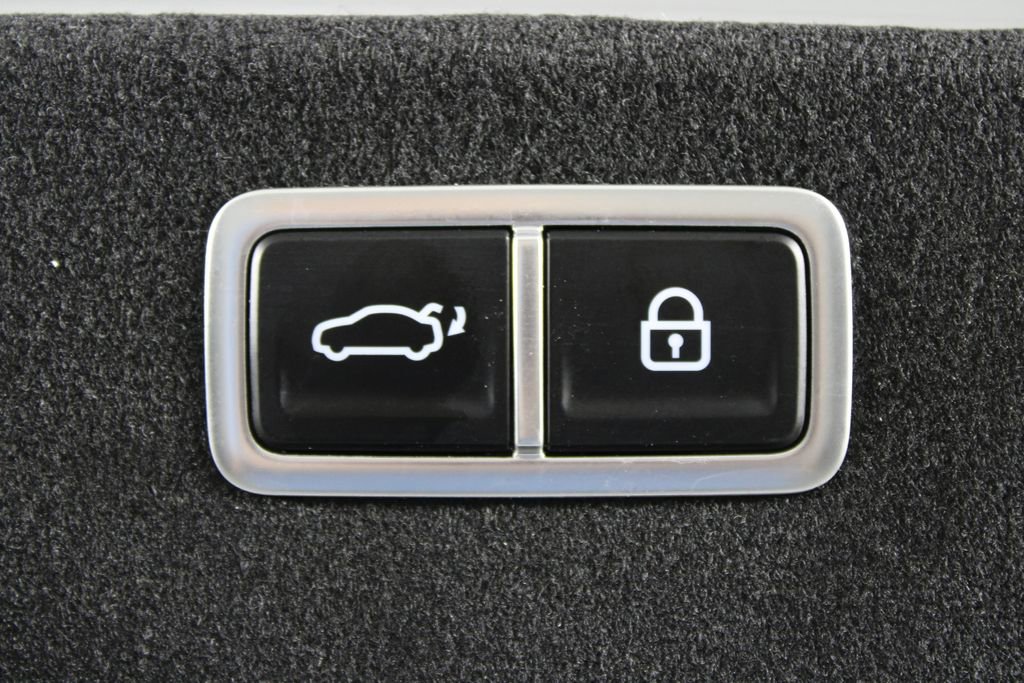 Used 2025 Genesis G80 2.5T Advanced image 16