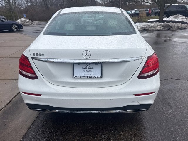 Used 2017 Mercedes-Benz E 300 image 4