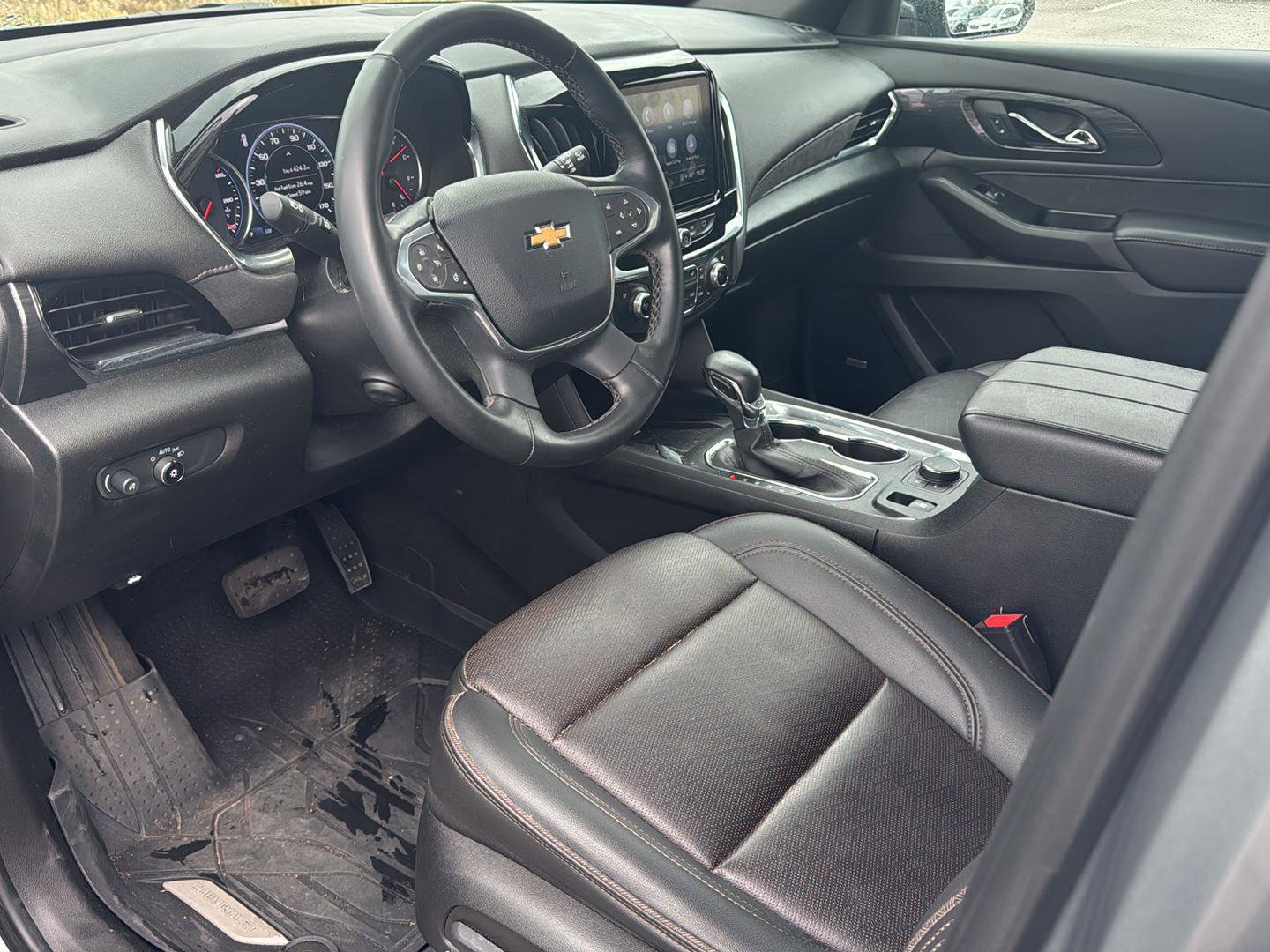 Used 2023 Chevrolet Traverse High Country image 13