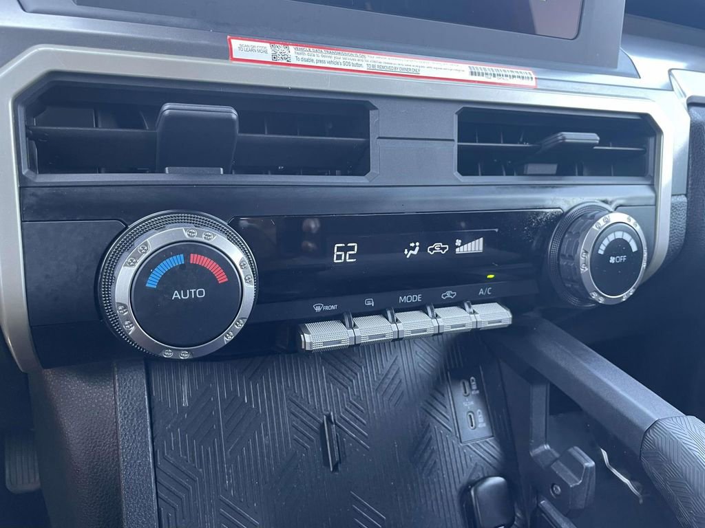 Used 2025 Toyota Tacoma TRD Off-Road AWD/4WD image 36