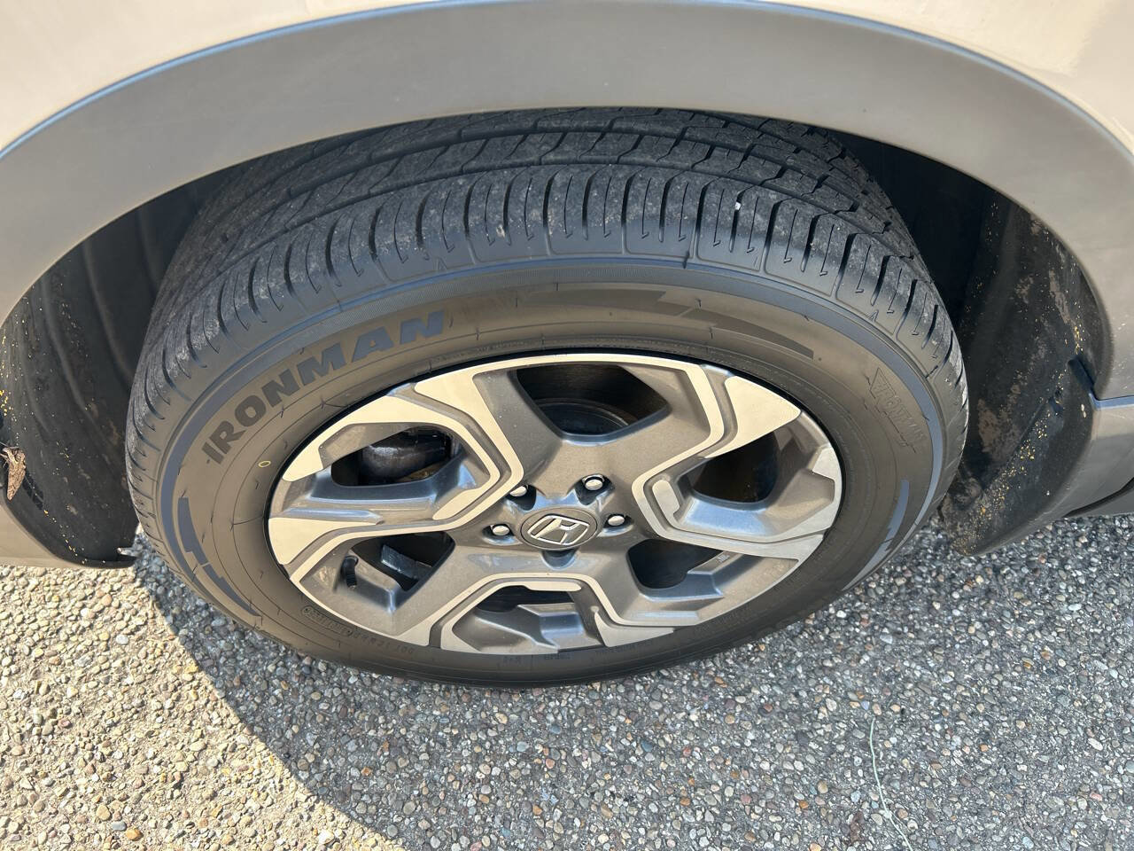 Used 2017 Honda CR-V EX image 2
