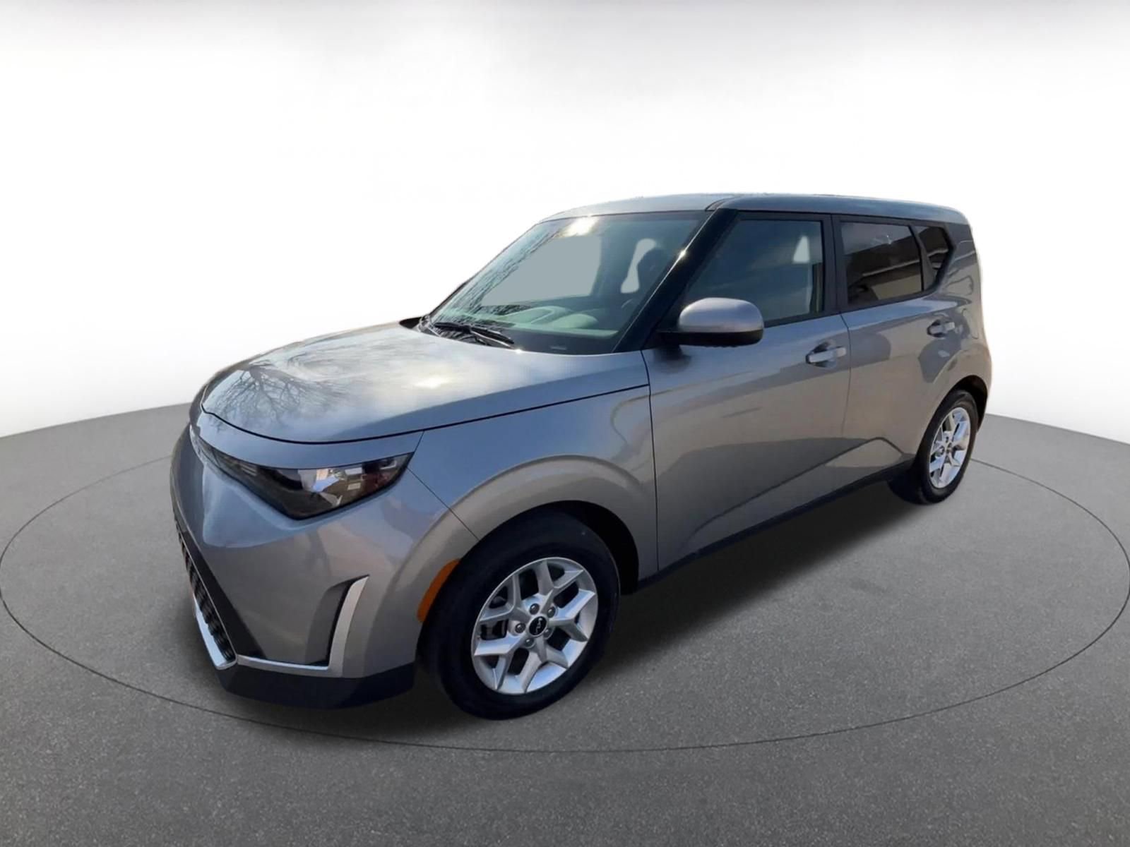 Used 2025 Kia Soul LX w/ LX Technology Package image 8
