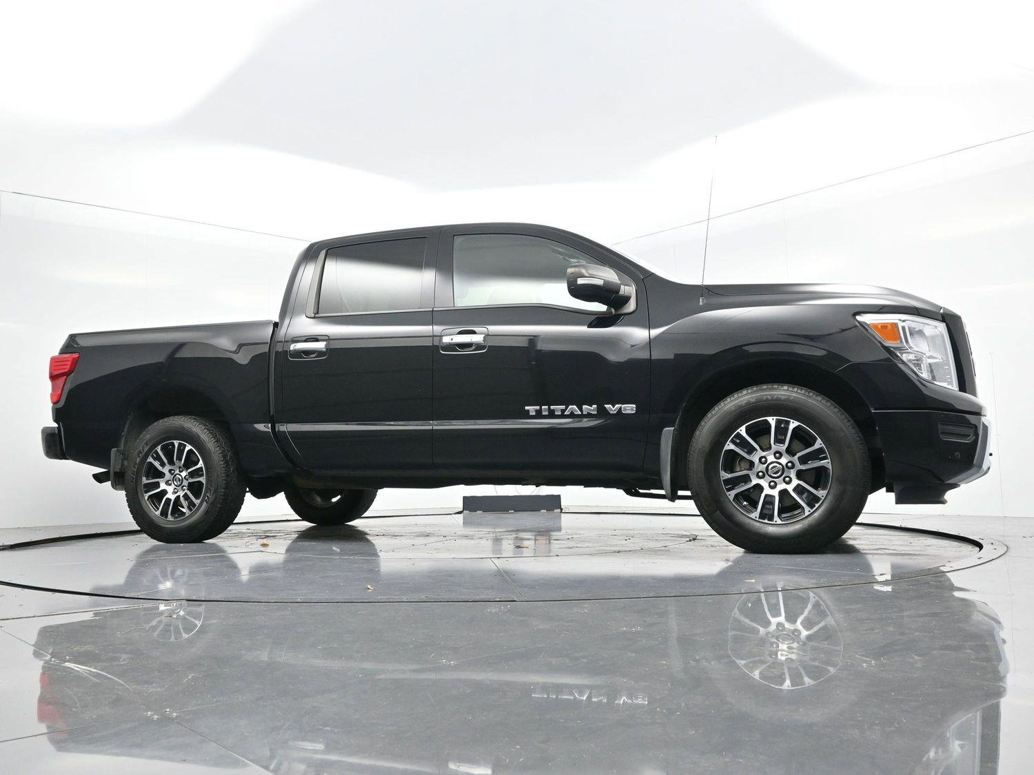 Used 2020 Nissan Titan SV w/ SV Convenience Package image 44