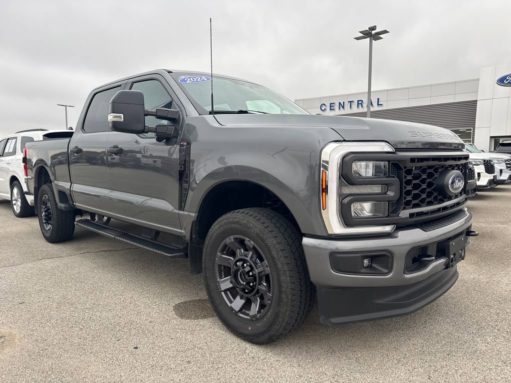 Used 2024 Ford F250 XL w/ STX Appearance Package image 3