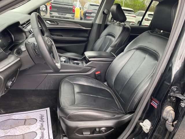 Used 2023 Jeep Grand Cherokee Limited AWD/4WD image 16